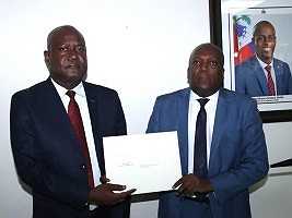 iciHaiti - Politic :  Installation of the new DG at the Ministry of Justice - iciHaiti.com : All the news in brief 7/7