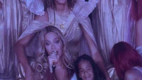 Rumi Carter Got Her Groove Back This Weekend and the Internet Can't Get Enough